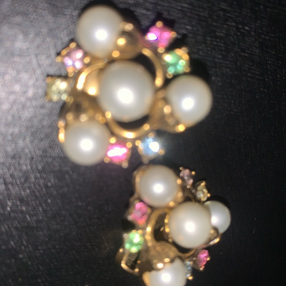 Elegant Gold and Pearl Cluster Earrings